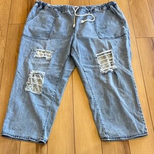 T.1946 Denim Light Wash Cropped Jeans - Light Blue